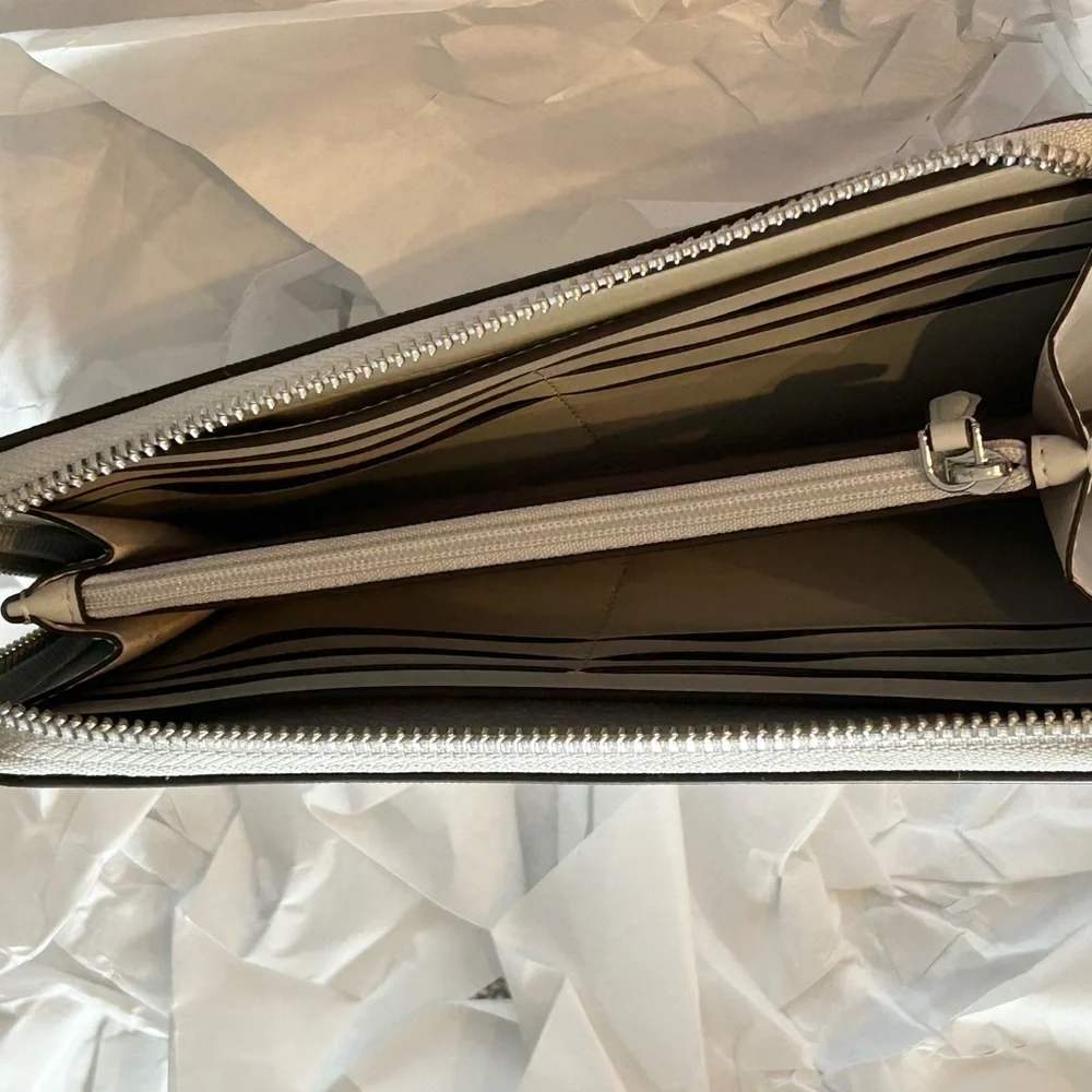 Kate Spade ♠️ Kenzie Boxed Metallic Large Continental Wallet in Lunar Light - Picture 5 of 11